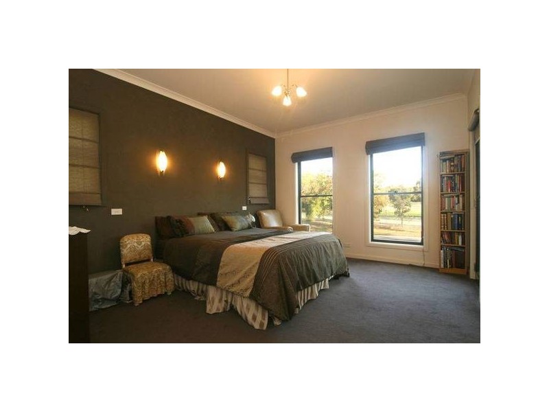 47 Weeroona Avenue, White Hills VIC 3550