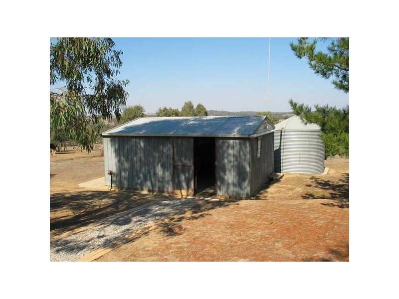 69 Mechan Road, Axe Creek VIC 3551