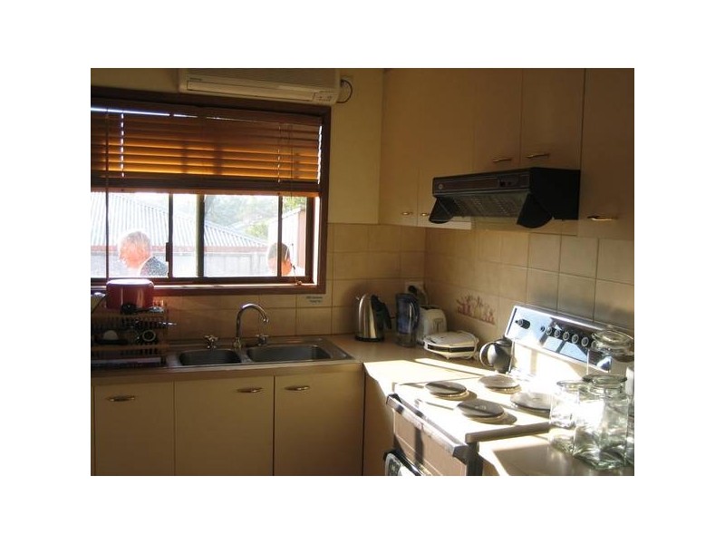 1/50 Putnam Avenue, Strathdale VIC 3550