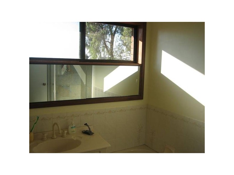 1/50 Putnam Avenue, Strathdale VIC 3550