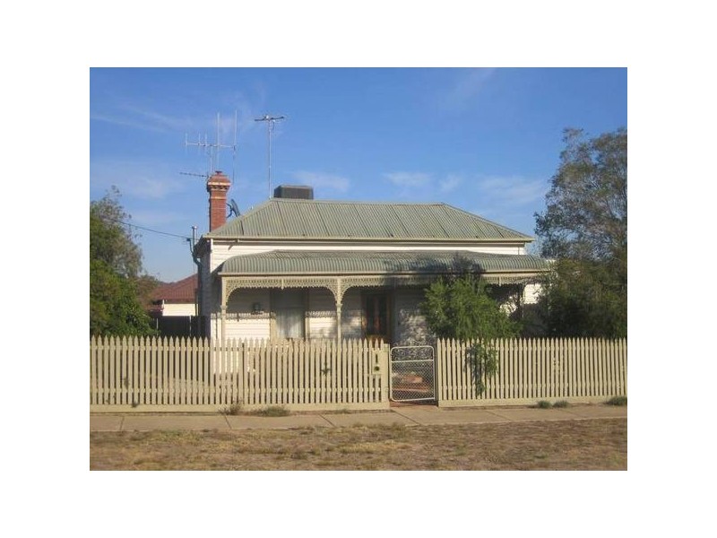 70 Neale Street, Kennington VIC 3550