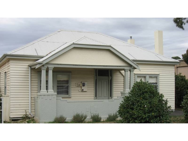 13 Station Street, Kangaroo Flat VIC 3555