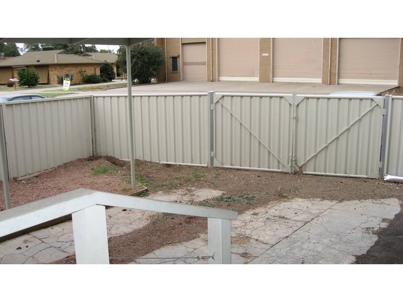 13 Station Street, Kangaroo Flat VIC 3555