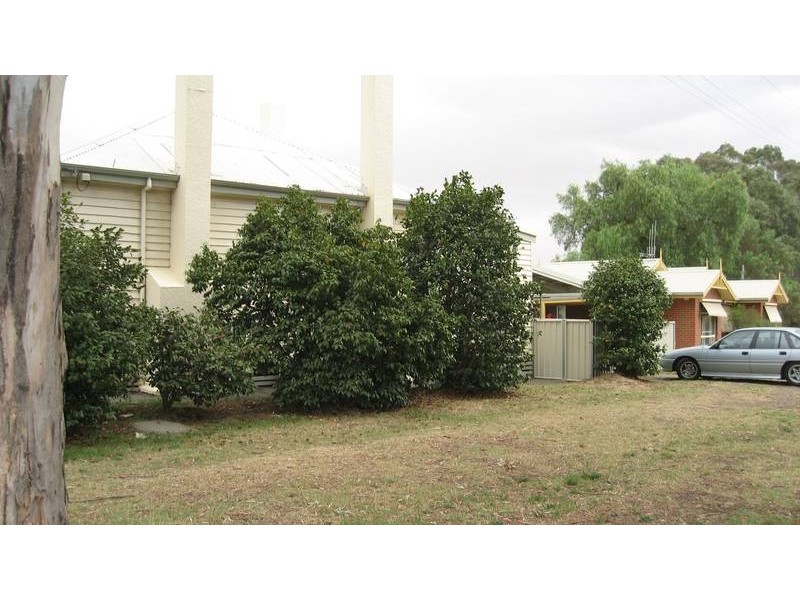 13 Station Street, Kangaroo Flat VIC 3555