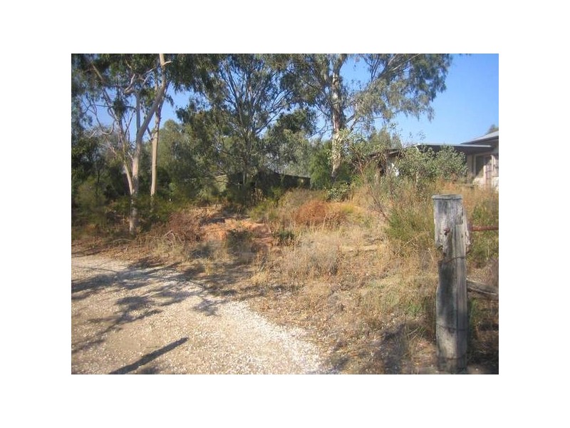 15 Wesley Street, Kangaroo Flat VIC 3555