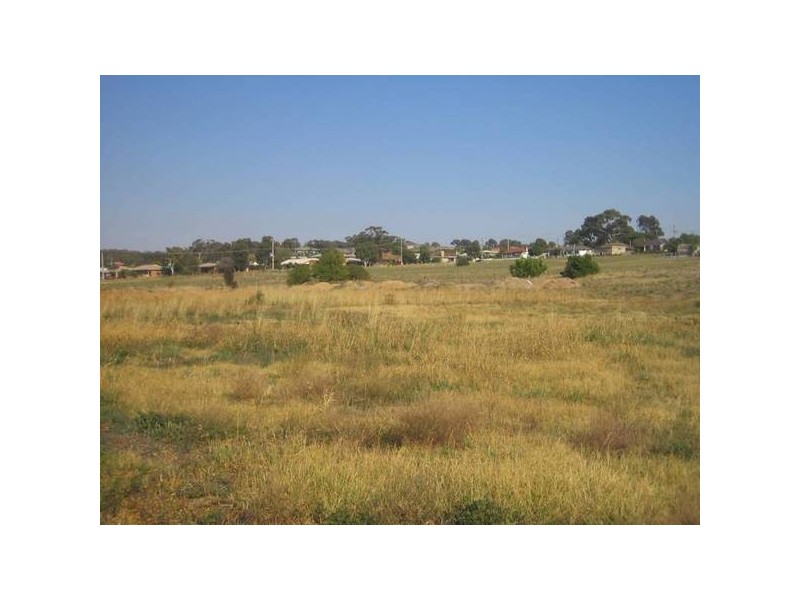 15 Wesley Street, Kangaroo Flat VIC 3555