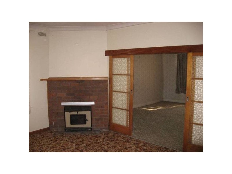 15 Wesley Street, Kangaroo Flat VIC 3555