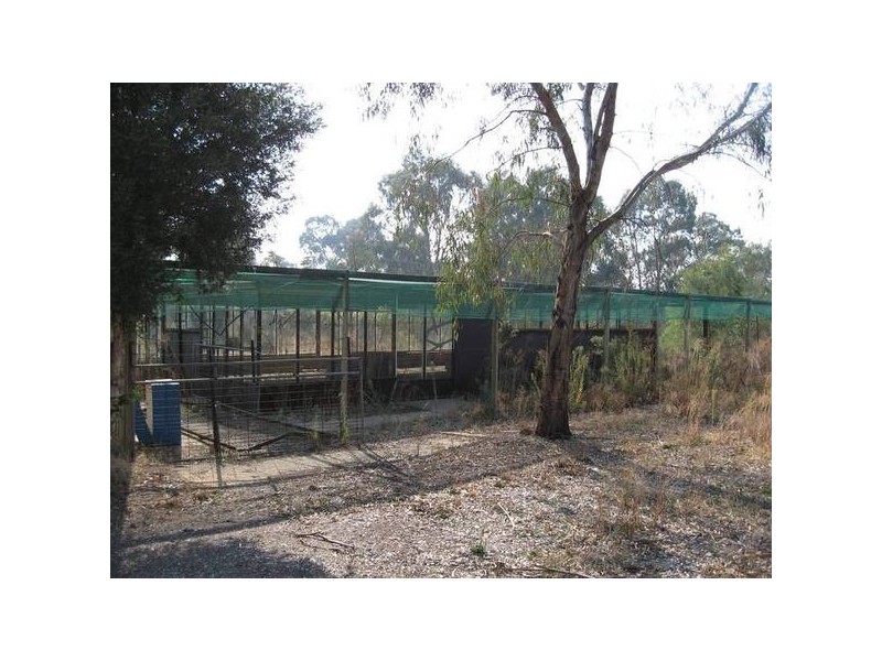 15 Wesley Street, Kangaroo Flat VIC 3555