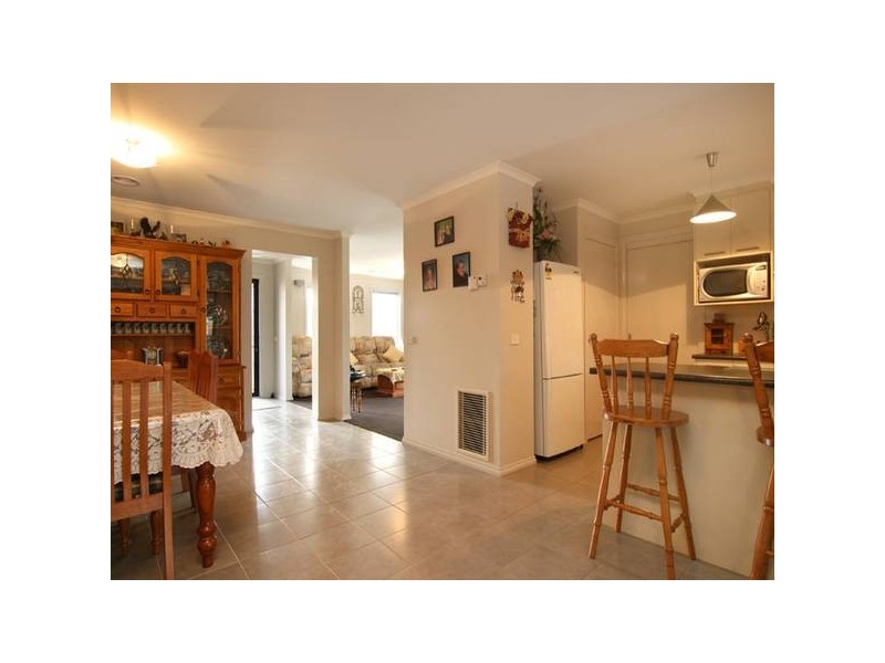 13 Rose Street, California Gully VIC 3556