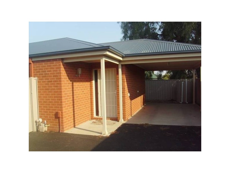 2/489 Napier Street, White Hills VIC 3550