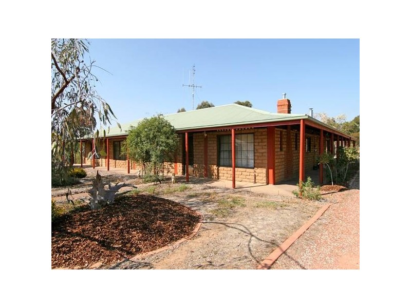 2 Settlers Place, Maiden Gully VIC 3551