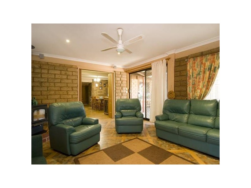 2 Settlers Place, Maiden Gully VIC 3551