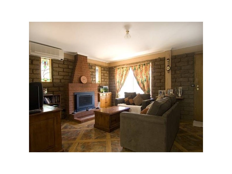 2 Settlers Place, Maiden Gully VIC 3551