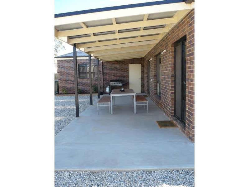 6 Greenfield Drive, Epsom VIC 3551