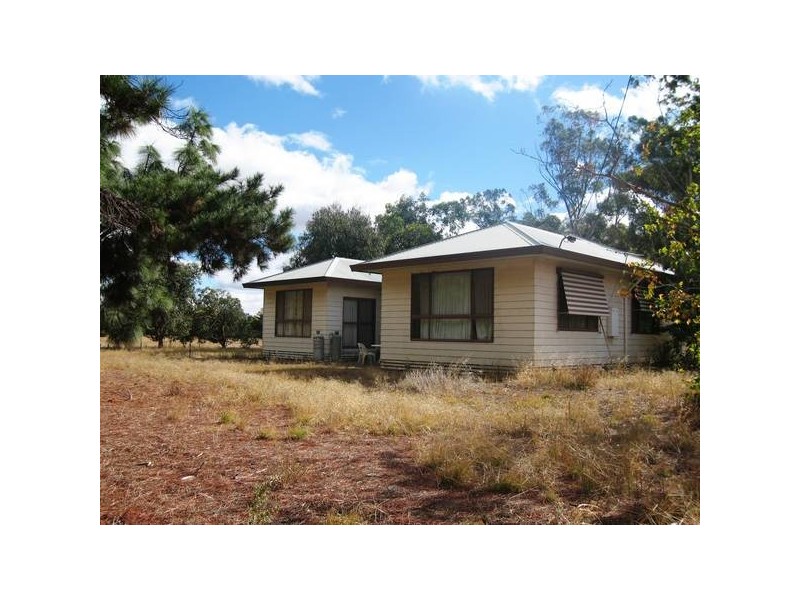 37 Burnewang Street, Elmore VIC 3558