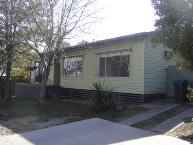 30 Graham Street, Quarry Hill VIC 3550