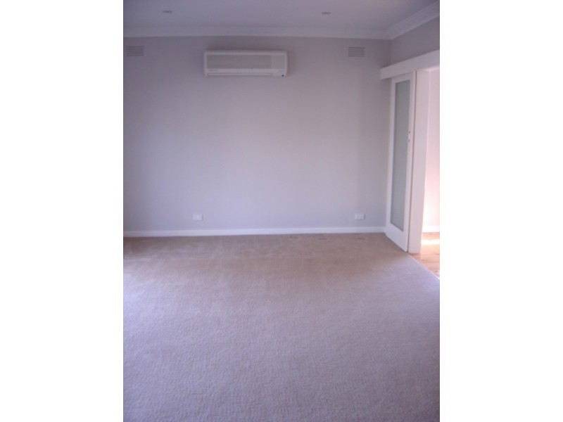 30 Graham Street, Quarry Hill VIC 3550