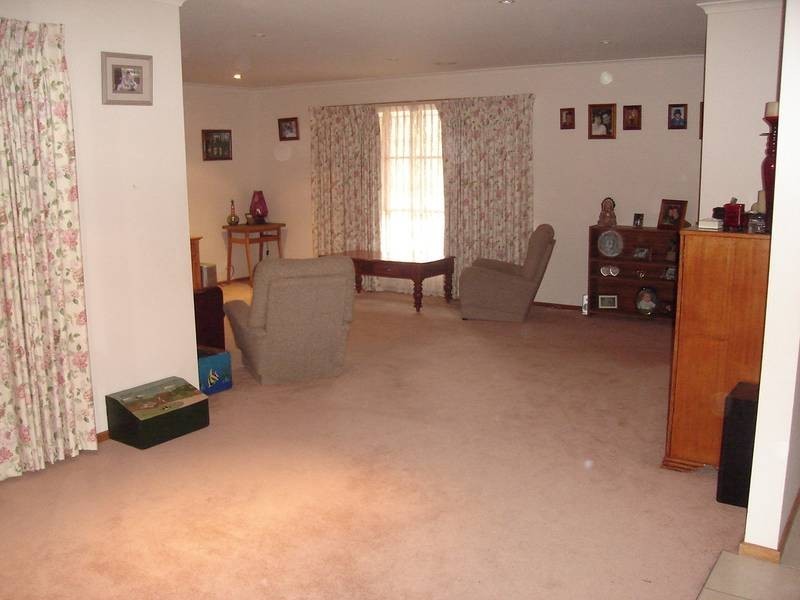 11 Edwina Court, Spring Gully VIC 3550