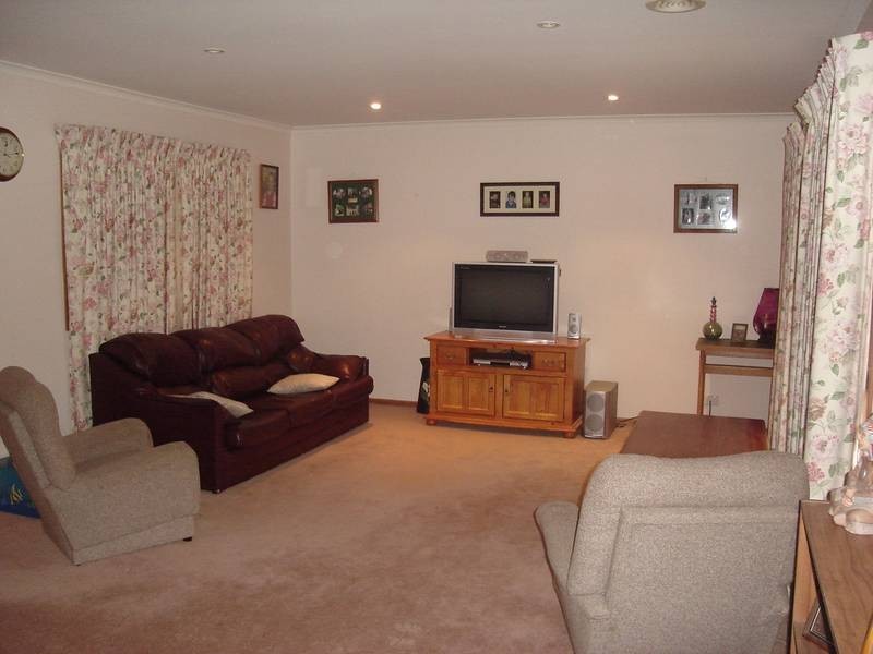 11 Edwina Court, Spring Gully VIC 3550