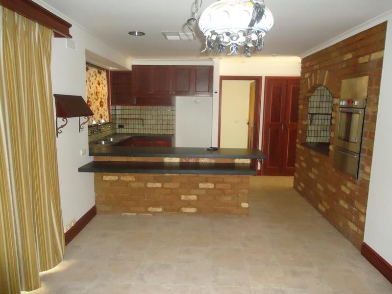 25 Desmond Street, Strathdale VIC 3550