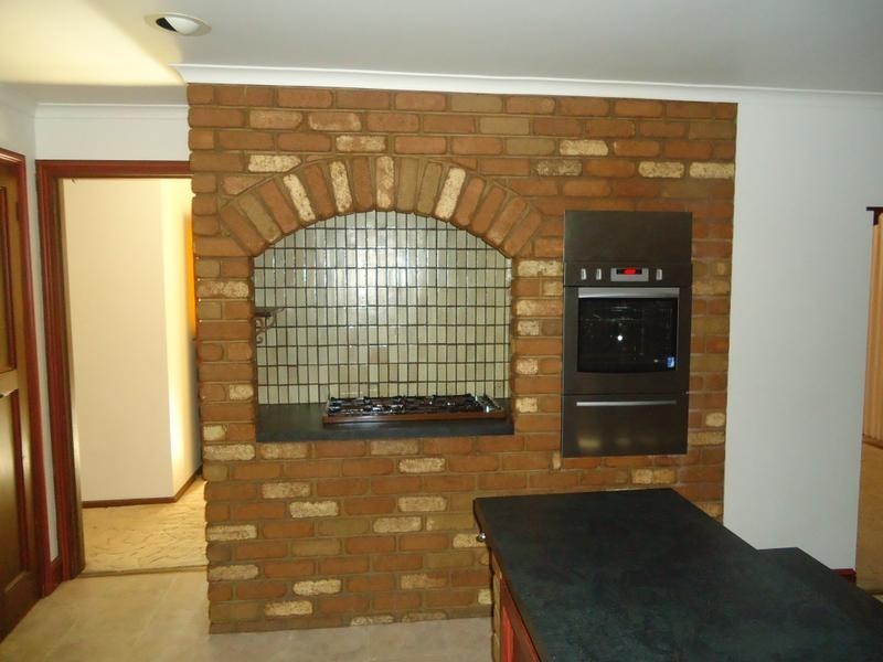 25 Desmond Street, Strathdale VIC 3550