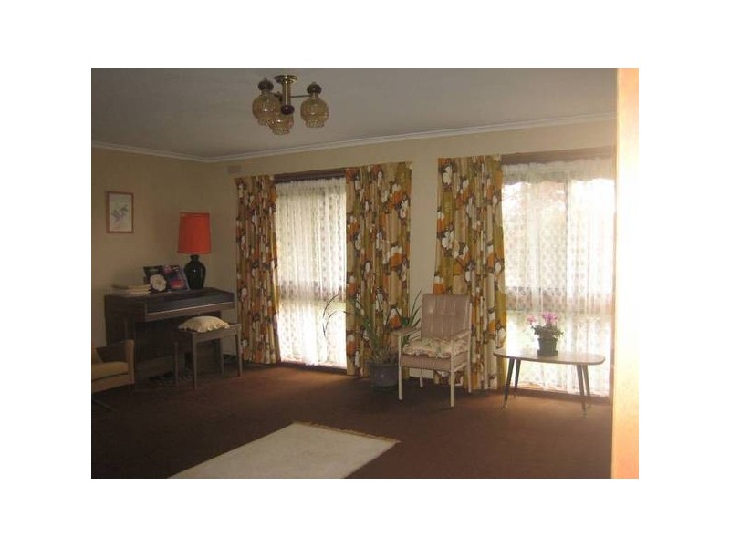 17 Nabilla Crescent, Strathdale VIC 3550