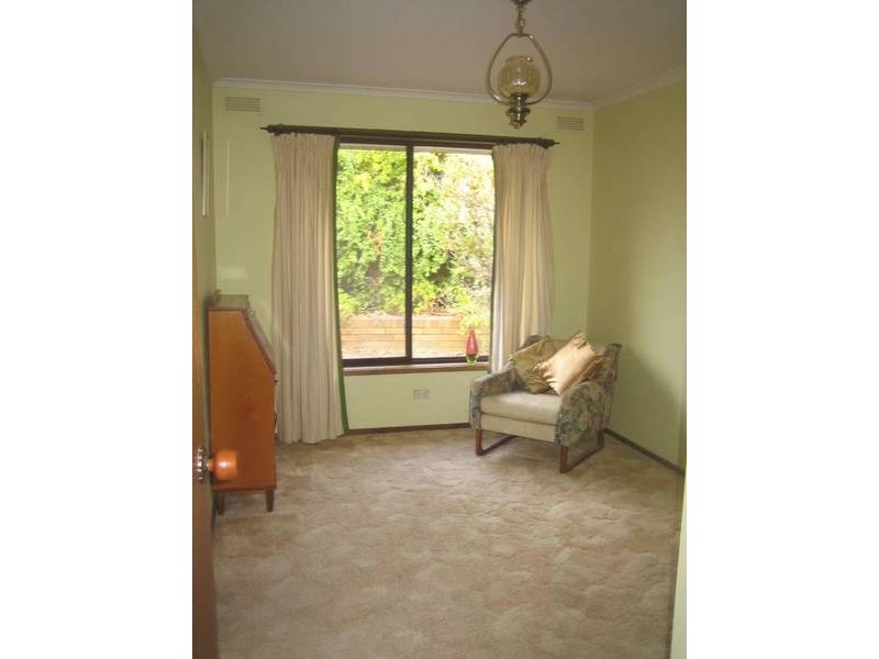 17 Nabilla Crescent, Strathdale VIC 3550