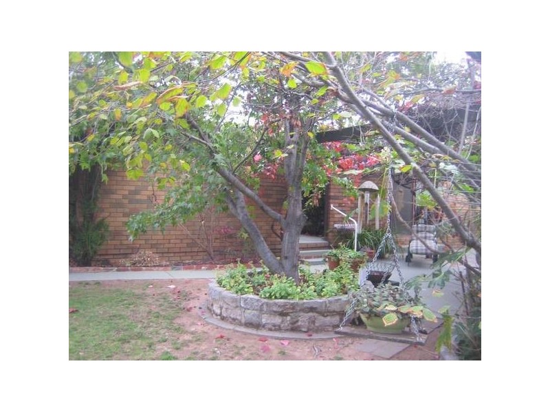 17 Nabilla Crescent, Strathdale VIC 3550