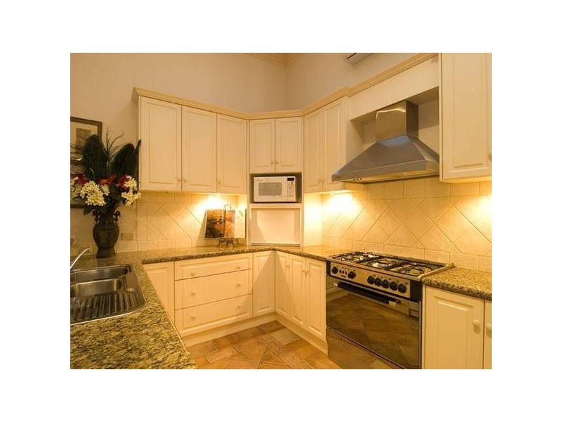 6 Brodie Street, Quarry Hill VIC 3550