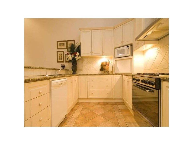 6 Brodie Street, Quarry Hill VIC 3550