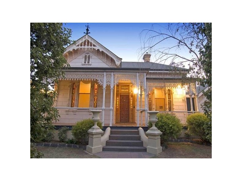 6 Brodie Street, Quarry Hill VIC 3550
