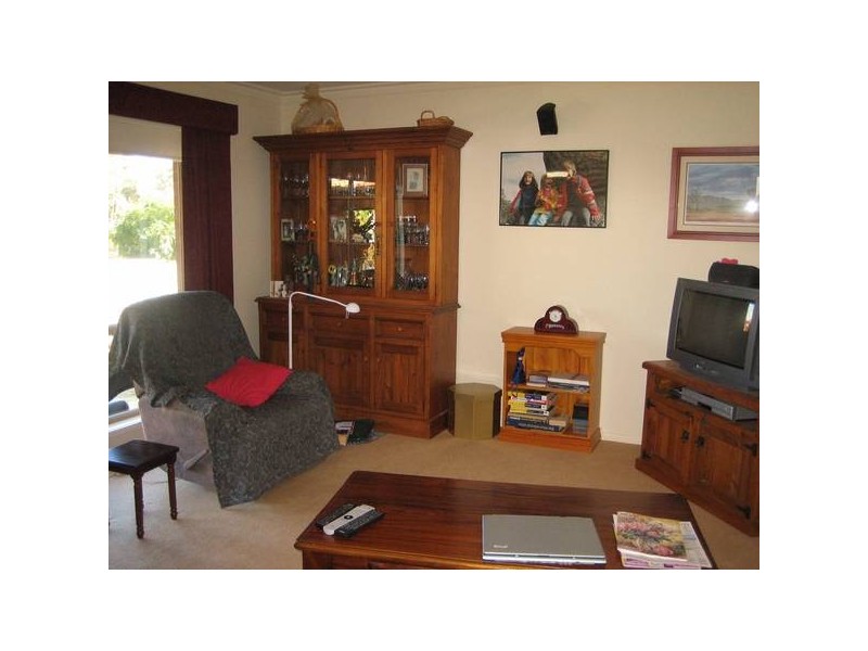 10 Regency Place, Strathdale VIC 3550