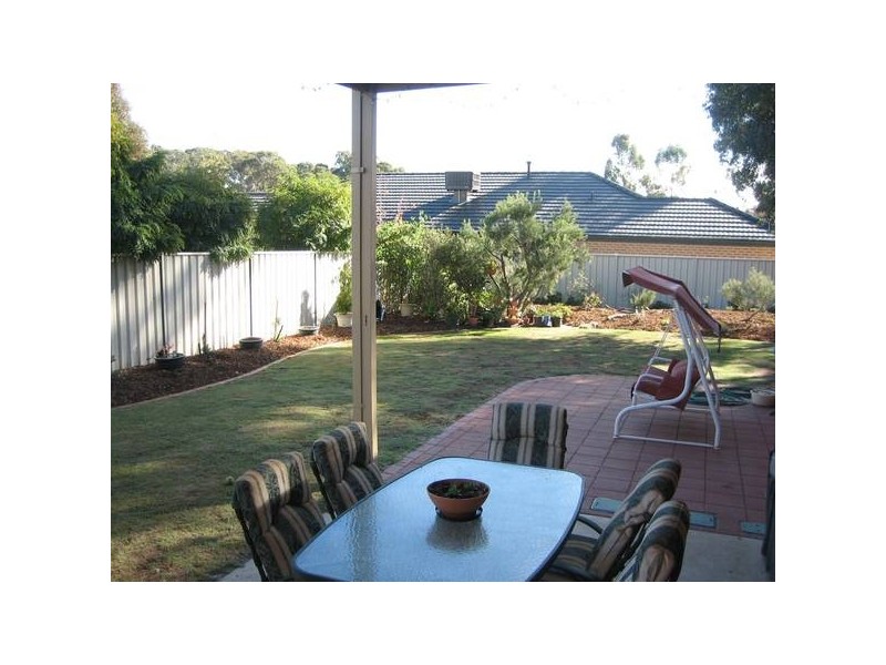 10 Regency Place, Strathdale VIC 3550