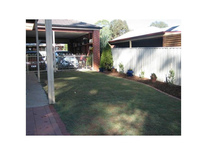10 Regency Place, Strathdale VIC 3550