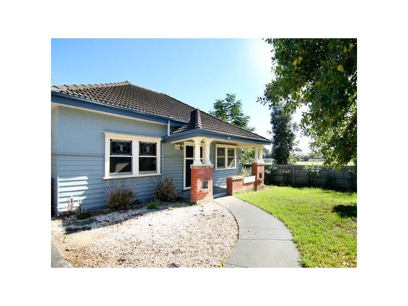 2 George Street, Kennington VIC 3550