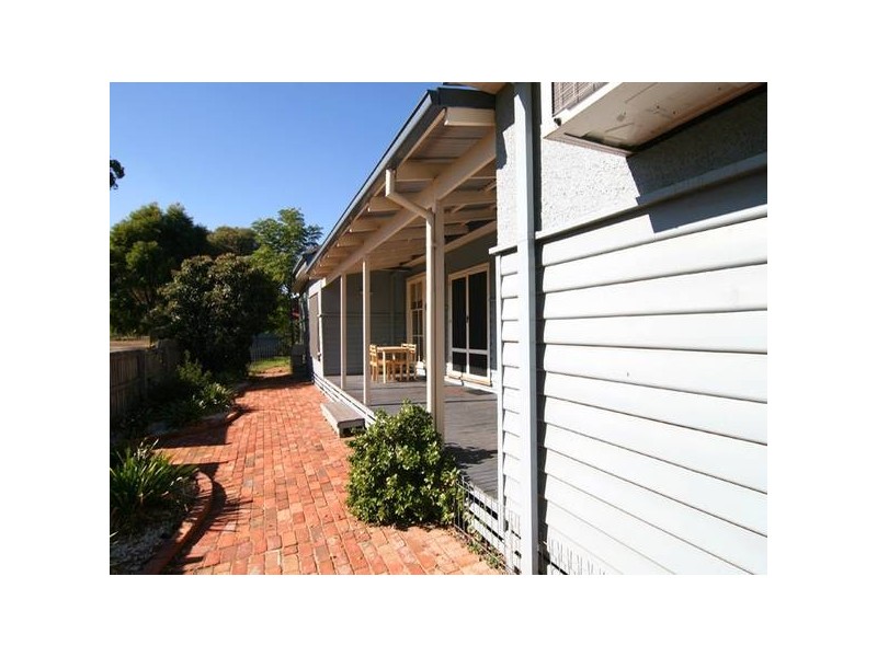 2 George Street, Kennington VIC 3550