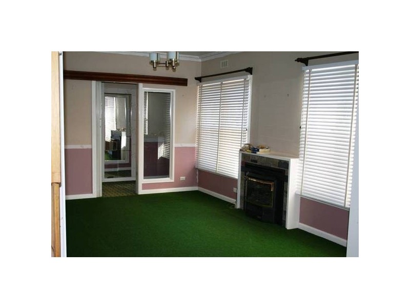 12 Bowles Street, Kangaroo Flat VIC 3555