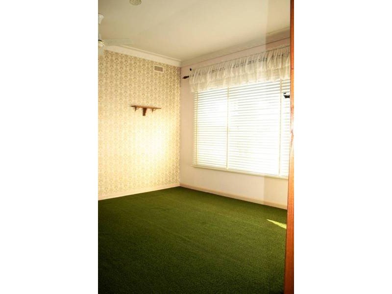 12 Bowles Street, Kangaroo Flat VIC 3555