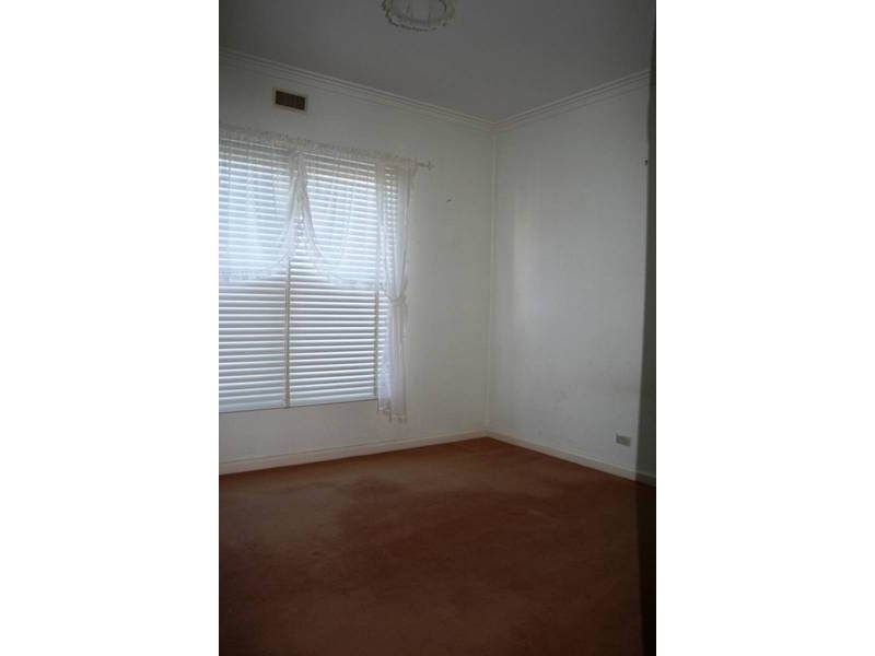 12 Bowles Street, Kangaroo Flat VIC 3555