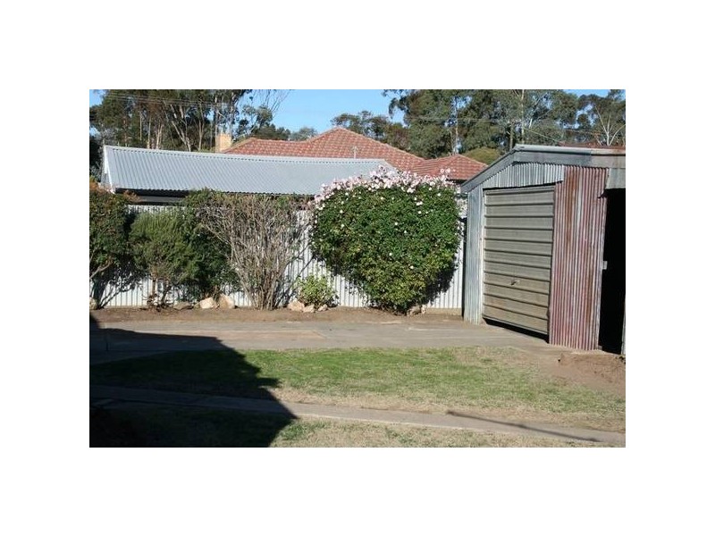 12 Bowles Street, Kangaroo Flat VIC 3555