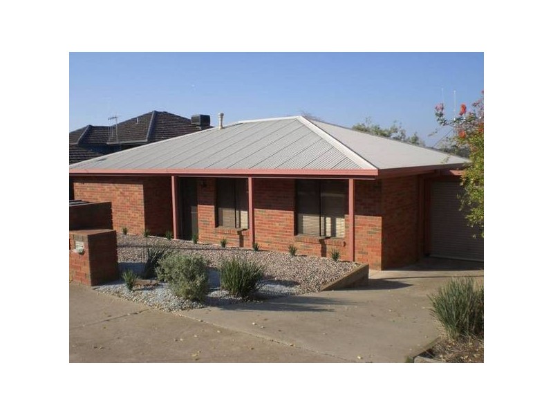 1/50 Putnam Avenue, Strathdale VIC 3550