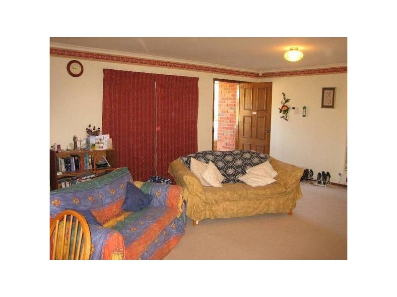 1/50 Putnam Avenue, Strathdale VIC 3550