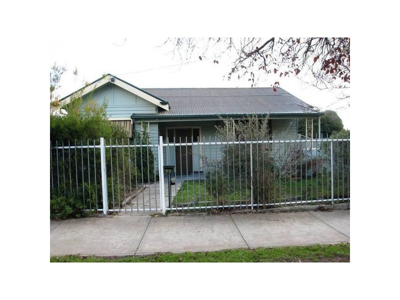 90 Somerville Street, Flora Hill VIC 3550