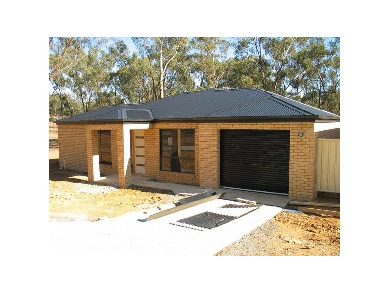 4/8 Dove Court, Eaglehawk VIC 3556