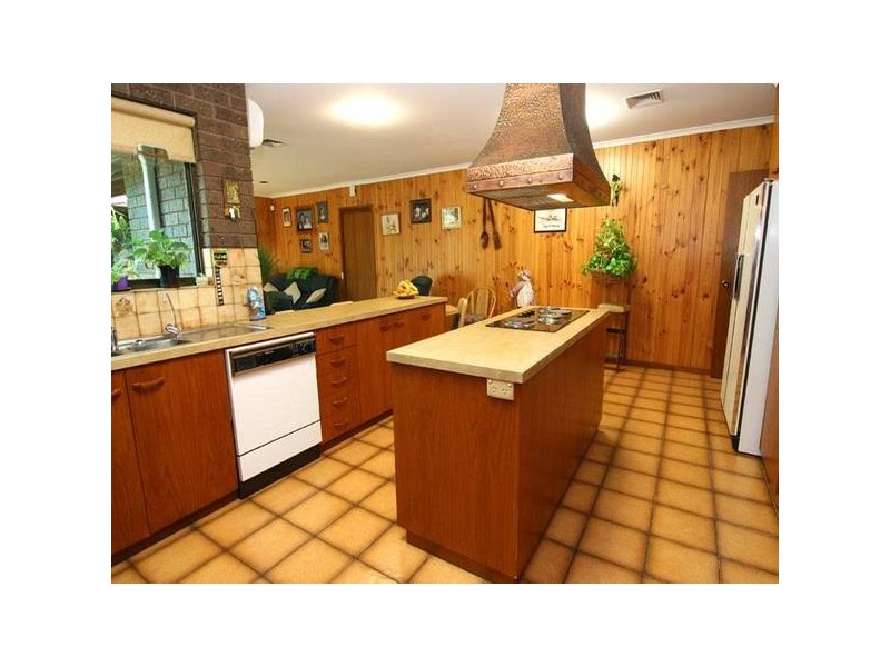 24 Wilkie Road, Junortoun VIC 3551