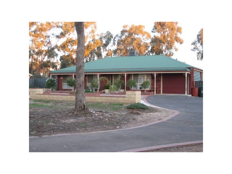 5 Collett Court, Maiden Gully VIC 3551