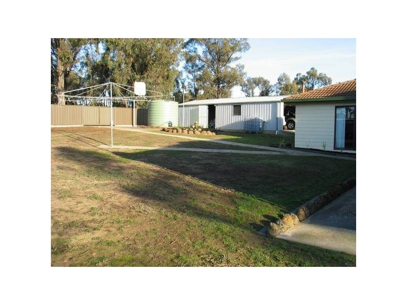 6 Averys Road, Eaglehawk VIC 3556