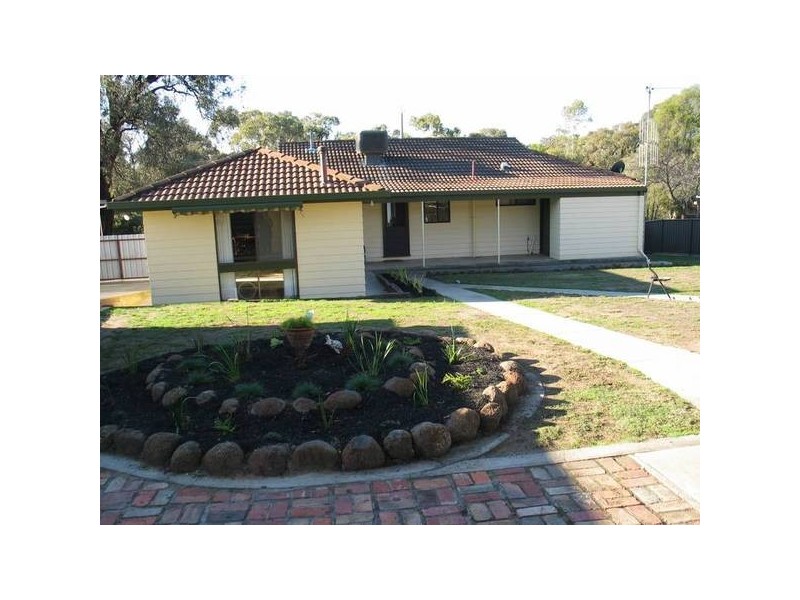 6 Averys Road, Eaglehawk VIC 3556