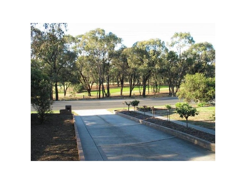 6 Averys Road, Eaglehawk VIC 3556