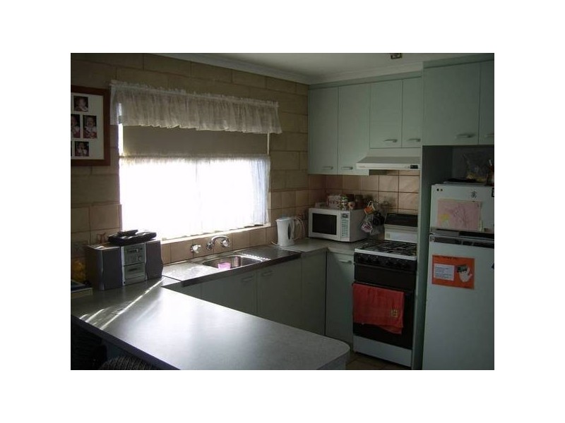 2/9 Rose Street, California Gully VIC 3556